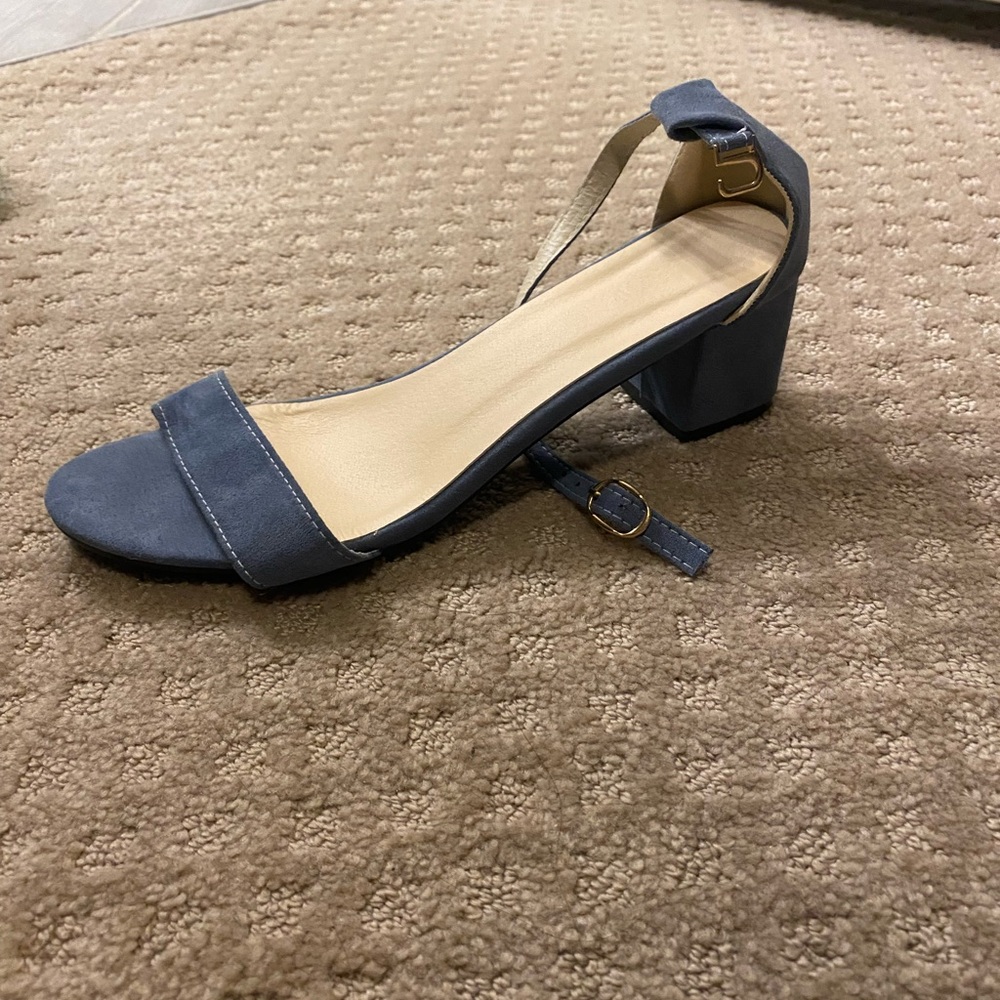 Size 8 blue suede 2 in heel